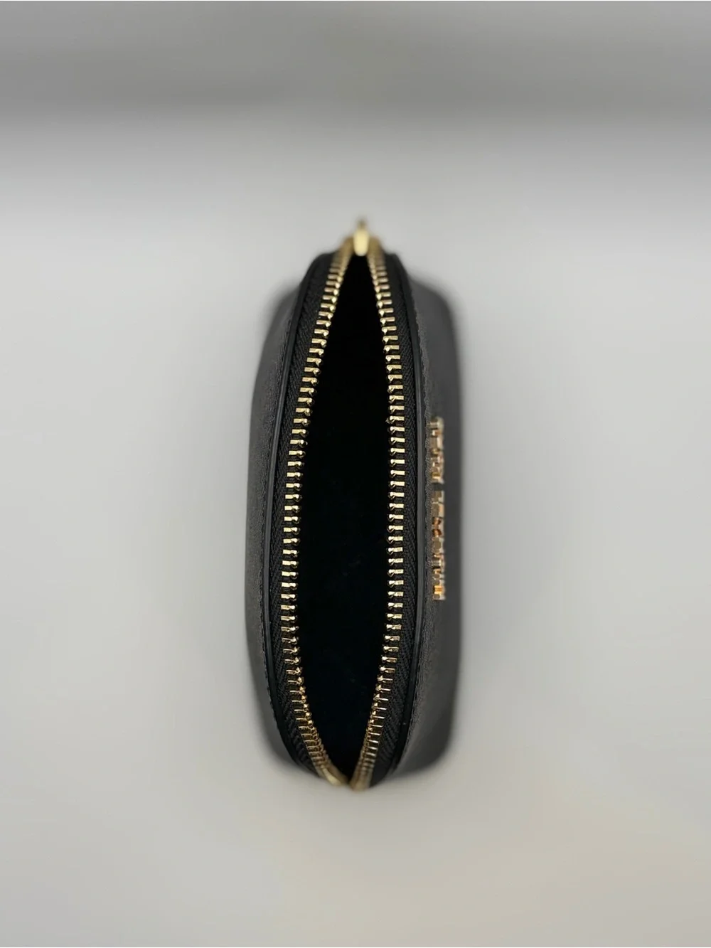 Michael Kors Jet Set Travel Saffiano Leather Medium Pouch — Black — NWT
